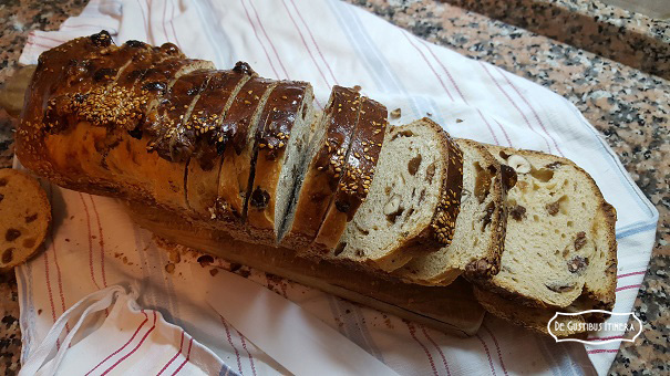 PANBAULETTO O FETTE BISCOTTATE CON NOCCIOLE E UVETTA