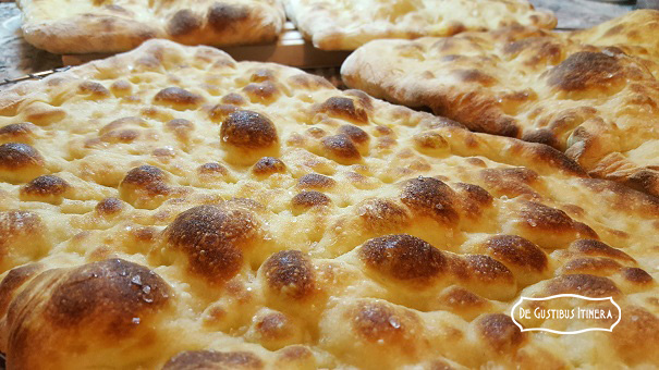 PIZZA BIANCA QUASI ALLA ROMANA, CON PREFERMENTO DI SEMOLA