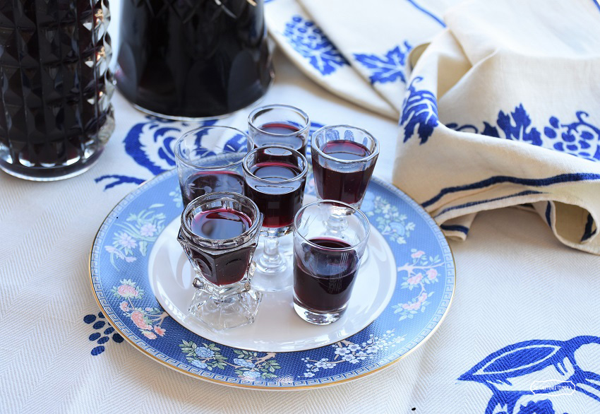 LIQUORE DI GELSI E QUALCHE RICORDO D'INFANZIA