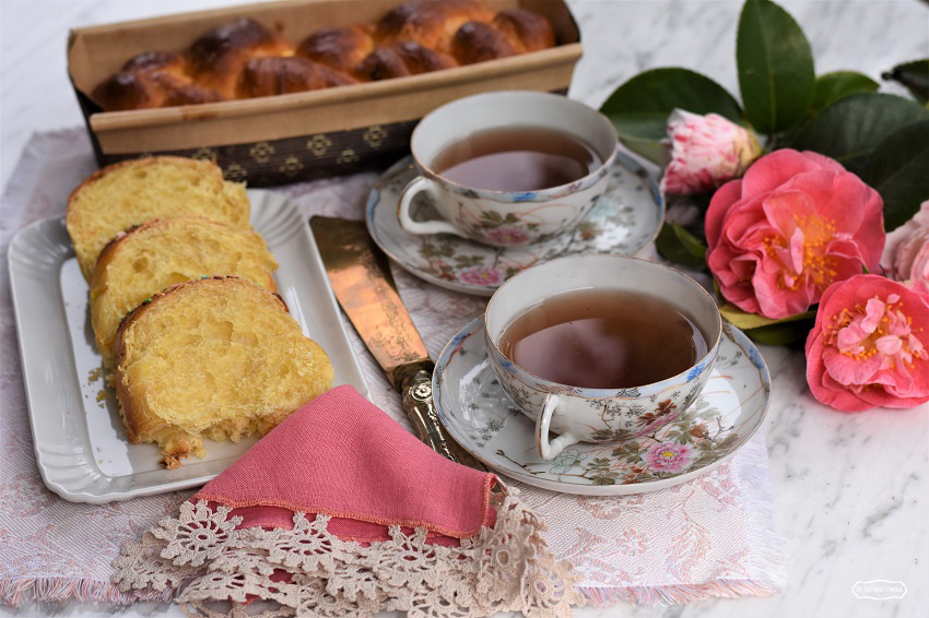BRIOCHE CON SUCCO D'ARANCIA E OLIO D'OLIVA