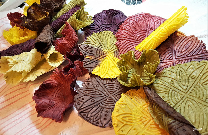 CIALDONI DI PELLEGRINO ARTUSI IN VERSIONE ARCOBALENO